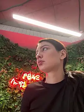 BabeRainbow online show from March 13, 2025, 10:36 am