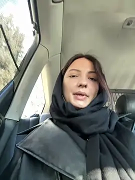 BabeRainbow online show from January 4, 2025, 10:16 am