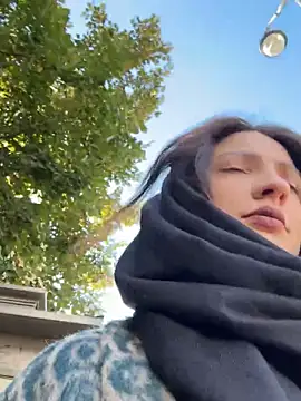 BabeRainbow online show from September 29, 2025, 9:27 am