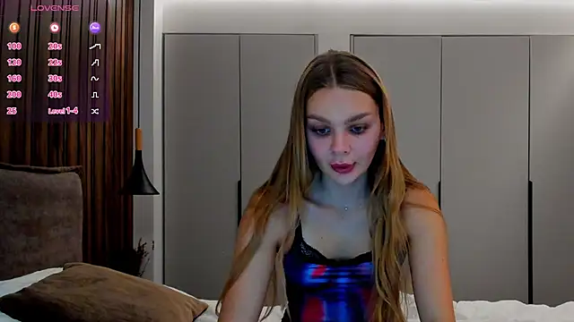 Molly sweetie online show from October 6, 2025, 6:25 am