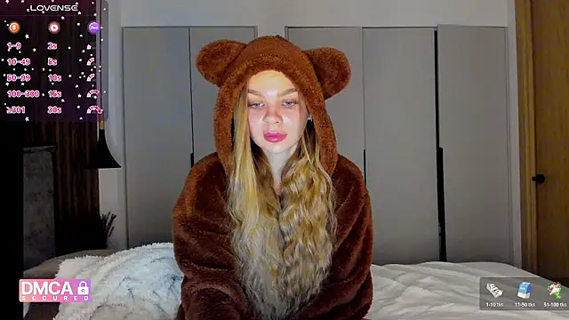 Molly sweetie online show from December 17, 2025, 7:35 am