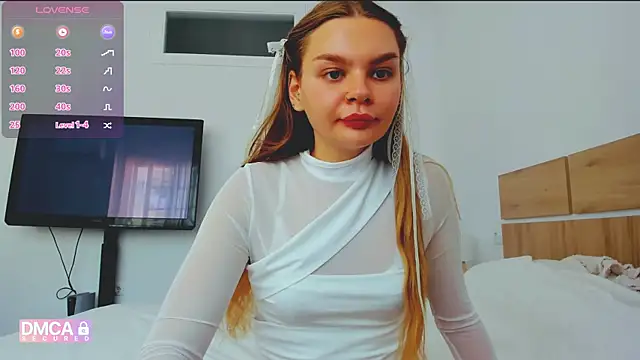 Snapshot of Molly_sweetie chatting on June 1, 2026, 6:57 am Molly sweetie online show from June 1, 2026, 6:57 am