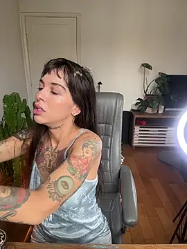 Snapshot of Nikatsu chatting on October 31, 2025, 12:24 pm Nikatsu online show from October 31, 2025, 12:24 pm