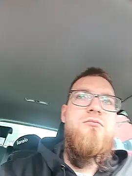 Snapshot of Sweet_bear69 chatting on September 27, 2025, 8:09 am Sweet bear69 online show from September 27, 2025, 8:09 am