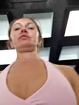 Snapshot of Miss____Mia_ chatting on April 28, 2026, 9:14 am Miss Mia online show from April 28, 2026, 9:14 am