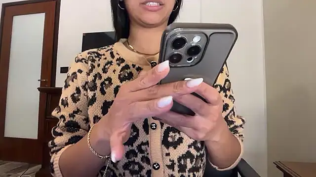 Snapshot of Dulce_latingirl chatting on December 17, 2025, 9:09 pm Dulce latingirl online show from December 17, 2025, 9:09 pm