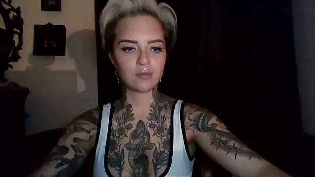 Rubyrichhxo online show from December 1, 2025, 8:32 pm