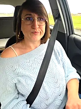 Snapshot of minierose chatting on January 19, 2026, 2:21 pm minierose online show from January 19, 2026, 2:21 pm