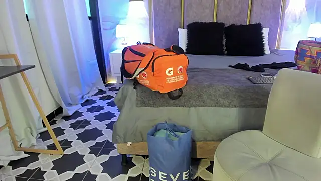 Snapshot of GiselOrtiz chatting on February 24, 2026, 11:55 am GiselOrtiz online show from February 24, 2026, 11:55 am