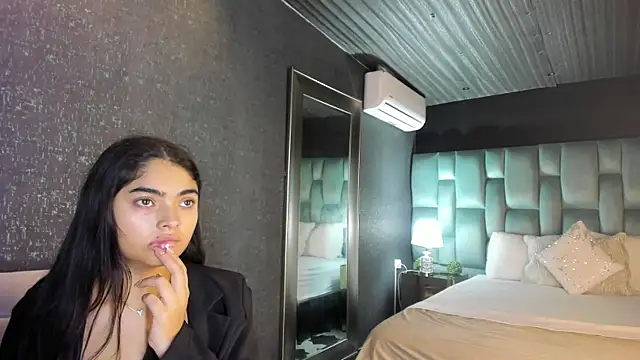 Snapshot of GiselOrtiz chatting on June 8, 2026, 12:38 pm GiselOrtiz online show from June 8, 2026, 12:38 pm