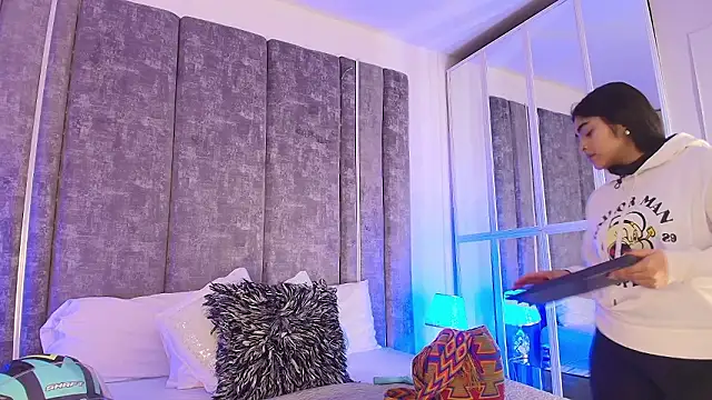 GiselOrtiz online show from March 6, 2026, 11:27 am