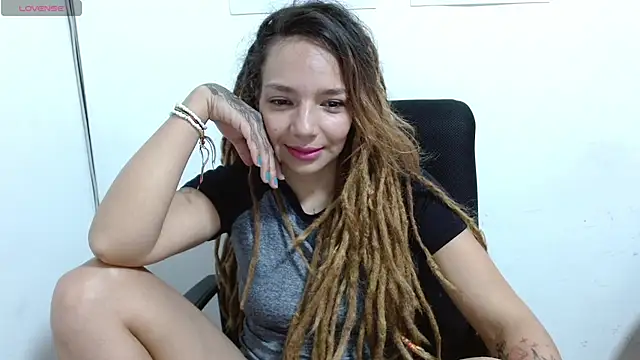 Natalia Sativa716 online show from February 3, 2025, 2:34 pm