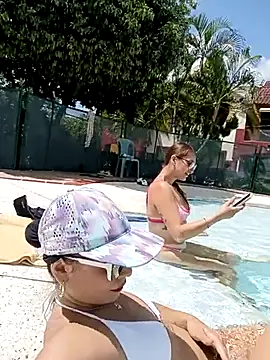  joanne and oliver  online show from November 12, 2025, 5:28 pm