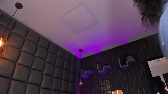 Snapshot of megan_woll chatting on November 19, 2025, 8:42 pm megan woll online show from November 19, 2025, 8:42 pm