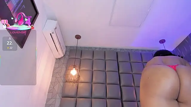 Snapshot of megan_woll chatting on March 15, 2025, 1:18 pm megan woll online show from March 15, 2025, 1:18 pm