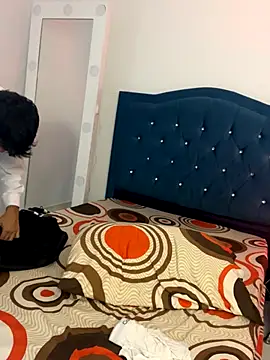 Leonarrrd 01 online show from October 30, 2025, 3:27 am