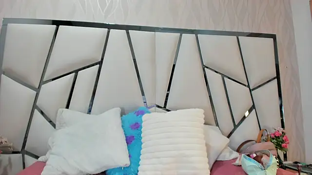 Snapshot of _aurora18_ chatting on October 5, 2025, 3:08 am aurora18 online show from October 5, 2025, 3:08 am