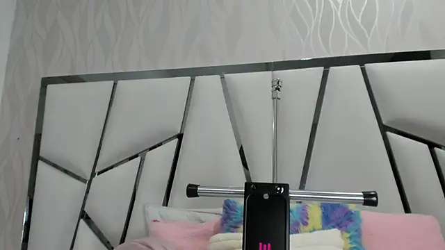 Snapshot of _aurora18_ chatting on September 12, 2025, 3:06 am aurora18 online show from September 12, 2025, 3:06 am