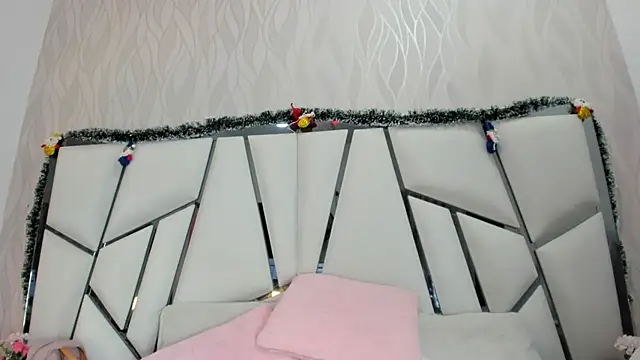 Snapshot of _aurora18_ chatting on December 16, 2025, 3:11 am aurora18 online show from December 16, 2025, 3:11 am