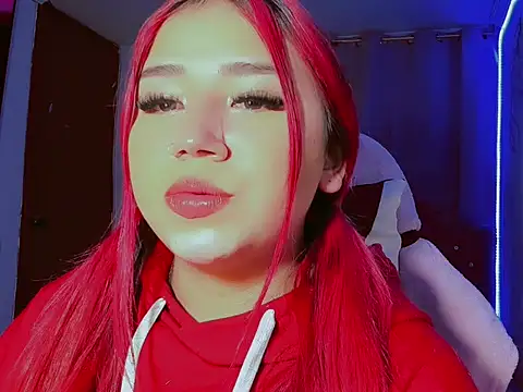 Snapshot of madisonx17 chatting on November 17, 2025, 12:14 am madisonx17 online show from November 17, 2025, 12:14 am