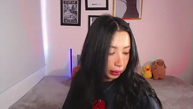 Snapshot of lilyy_evanss chatting on March 21, 2025, 10:06 pm lilyy evanss online show from March 21, 2025, 10:06 pm