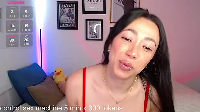 Snapshot of lilyy_evanss chatting on February 3, 2025, 9:07 pm lilyy evanss online show from February 3, 2025, 9:07 pm