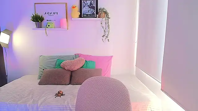 Snapshot of lilyy_evanss chatting on September 24, 2025, 8:04 pm lilyy evanss online show from September 24, 2025, 8:04 pm