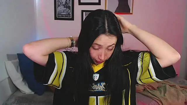 Snapshot of lilyy_evanss chatting on March 15, 2025, 9:16 pm lilyy evanss online show from March 15, 2025, 9:16 pm