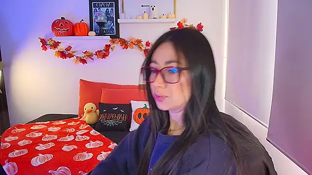 Snapshot of lilyy_evanss chatting on October 29, 2025, 9:14 pm lilyy evanss online show from October 29, 2025, 9:14 pm