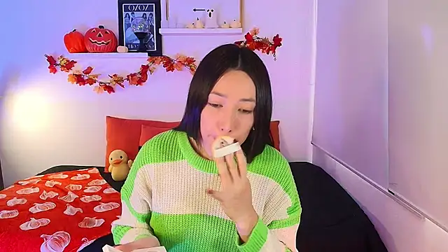 Snapshot of lilyy_evanss chatting on November 3, 2025, 9:51 pm lilyy evanss online show from November 3, 2025, 9:51 pm