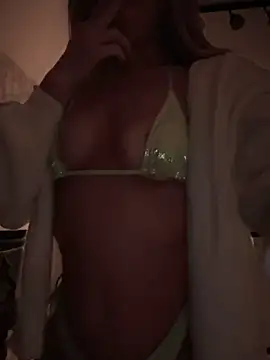 Snapshot of SonyaD_ chatting on February 19, 2025, 2:44 am SonyaD online show from February 19, 2025, 2:44 am