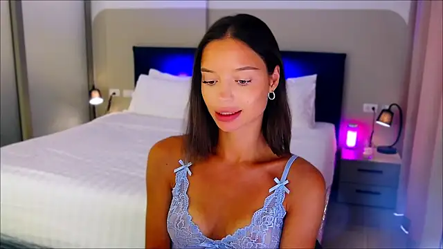 Snapshot of wow_Mia chatting on February 20, 2025, 2:18 am wow Mia online show from February 20, 2025, 2:18 am