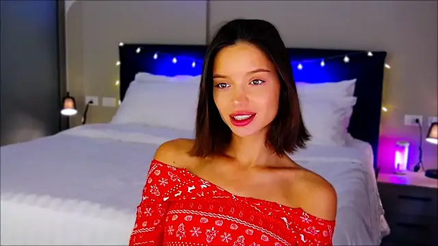 Snapshot of wow_Mia chatting on December 12, 2024, 2:48 am wow Mia online show from December 12, 2024, 2:48 am