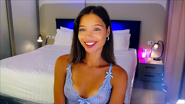 Snapshot of wow_Mia chatting on February 19, 2025, 2:33 am wow Mia online show from February 19, 2025, 2:33 am