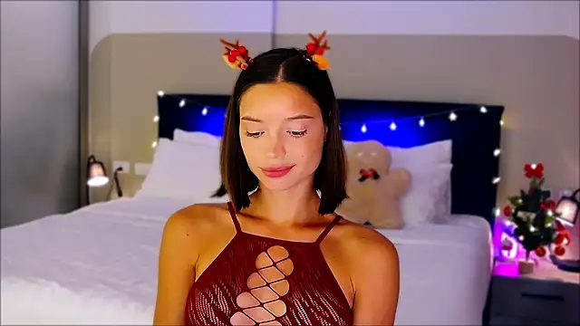 Snapshot of wow_Mia chatting on December 22, 2024, 2:17 am wow Mia online show from December 22, 2024, 2:17 am