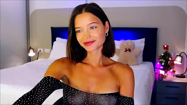 Snapshot of wow_Mia chatting on January 11, 2025, 1:37 am wow Mia online show from January 11, 2025, 1:37 am