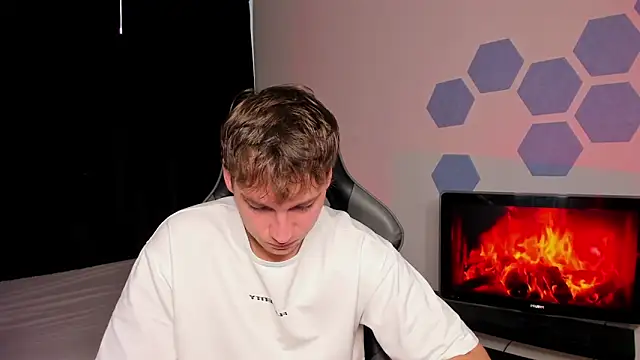 Chris Tyson online show from October 4, 2025, 10:06 am