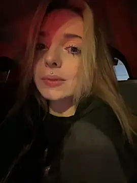 Snapshot of LoraaDoll chatting on November 22, 2025, 2:16 pm LoraaDoll online show from November 22, 2025, 2:16 pm