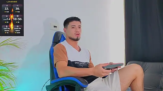 EdwardRoss  online show from November 6, 2025, 7:40 pm