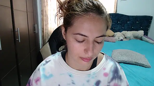 Snapshot of Kate_lorens9 chatting on January 6, 2026, 2:54 pm Kate lorens9 online show from January 6, 2026, 2:54 pm