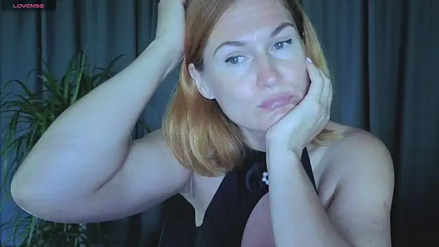 Snapshot of Sheandhim23 chatting on May 26, 2026, 6:44 am Sheandhim23 online show from May 26, 2026, 6:44 am