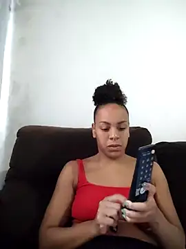 Snapshot of Julia_Pretinha chatting on April 21, 2026, 1:07 pm Julia Pretinha online show from April 21, 2026, 1:07 pm