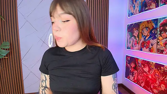 Fluffy Bubble21 online show from May 10, 2026, 4:27 am