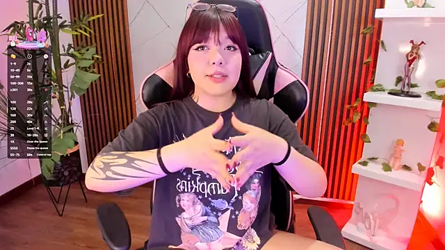 Fluffy Bubble21 online show from March 6, 2025, 4:19 am