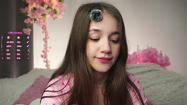 Snapshot of AmiLewis chatting on November 22, 2025, 1:04 am AmiLewis online show from November 22, 2025, 1:04 am