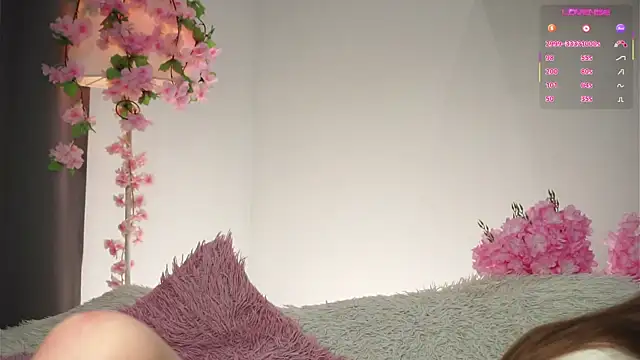 Snapshot of AmiLewis chatting on December 14, 2025, 1:12 am AmiLewis online show from December 14, 2025, 1:12 am