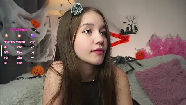 Snapshot of AmiLewis chatting on October 29, 2025, 1:15 am AmiLewis online show from October 29, 2025, 1:15 am