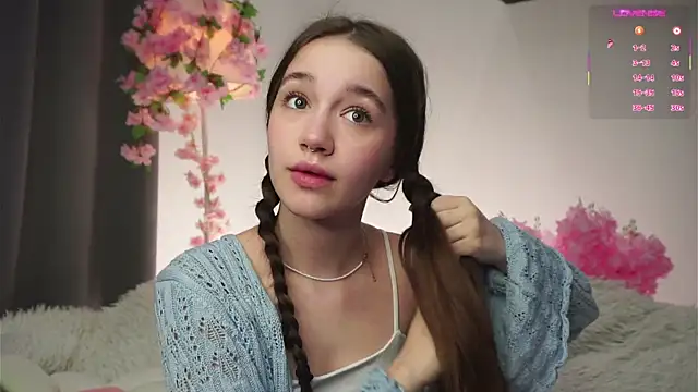 Snapshot of AmiLewis chatting on November 28, 2025, 1:28 am AmiLewis online show from November 28, 2025, 1:28 am