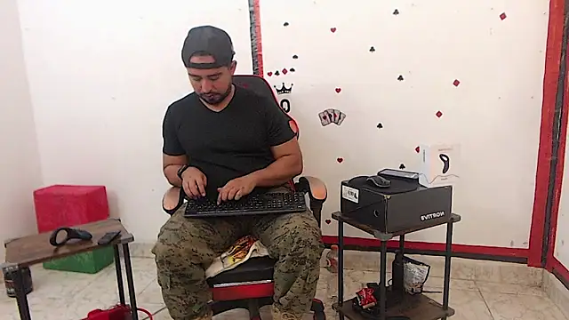 Snapshot of KalethBigDick chatting on February 3, 2026, 12:43 pm KalethBigDick online show from February 3, 2026, 12:43 pm