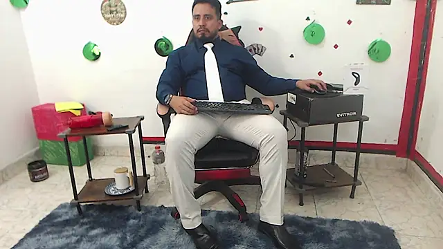 Snapshot of KalethBigDick chatting on May 3, 2026, 10:13 pm KalethBigDick online show from May 3, 2026, 10:13 pm